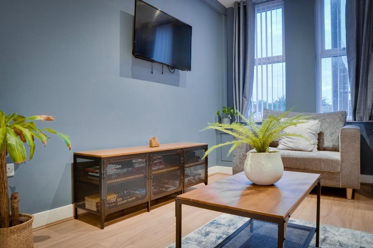 Birkenhead - 2 Bedroom House Exteriör bild